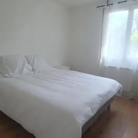 Dom wakacyjny Maison Entiere Avec Jardin